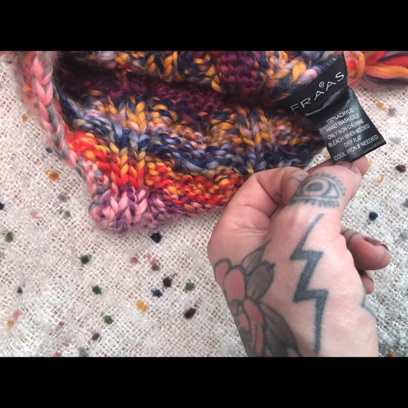 Fraas Chunky Knit Toque With Tassels - Picture 5 of 7
